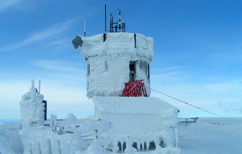 El observatorio, en invierno. Foto: Wikimedia Commons